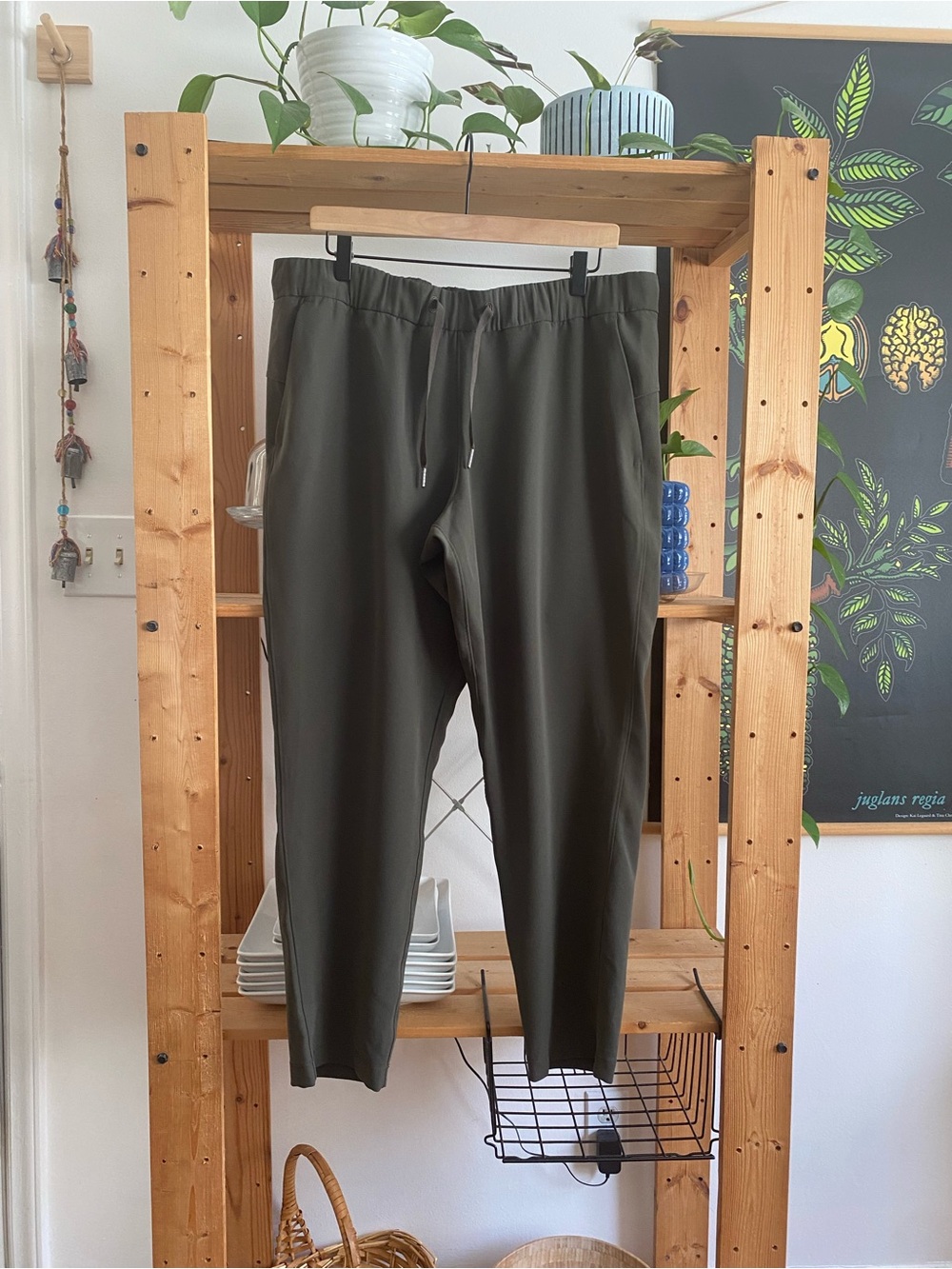 Lululemon Olive Green On The Fly Pant Woven 12 - Picture 5 of 16